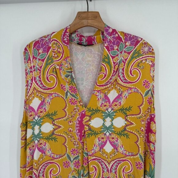 Cable and Gauge Womens top size 1X v Neck Floral Paisley Blouse Yellow knit - Picture 4 of 11